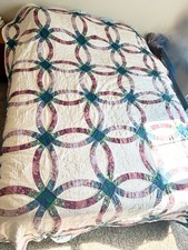 Vintage Double Wedding Ring Quilt 98x83 Hand Stitched Patchwork Scalloped Edge