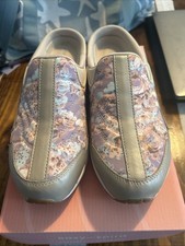 Easy Spirit Size 8 Slip On Women  s
