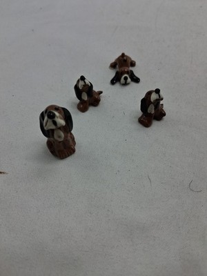 Vtg Ste of 4 -Hagen Renaker Miniature Brown Hound Dog Mama and Puppy Figurines