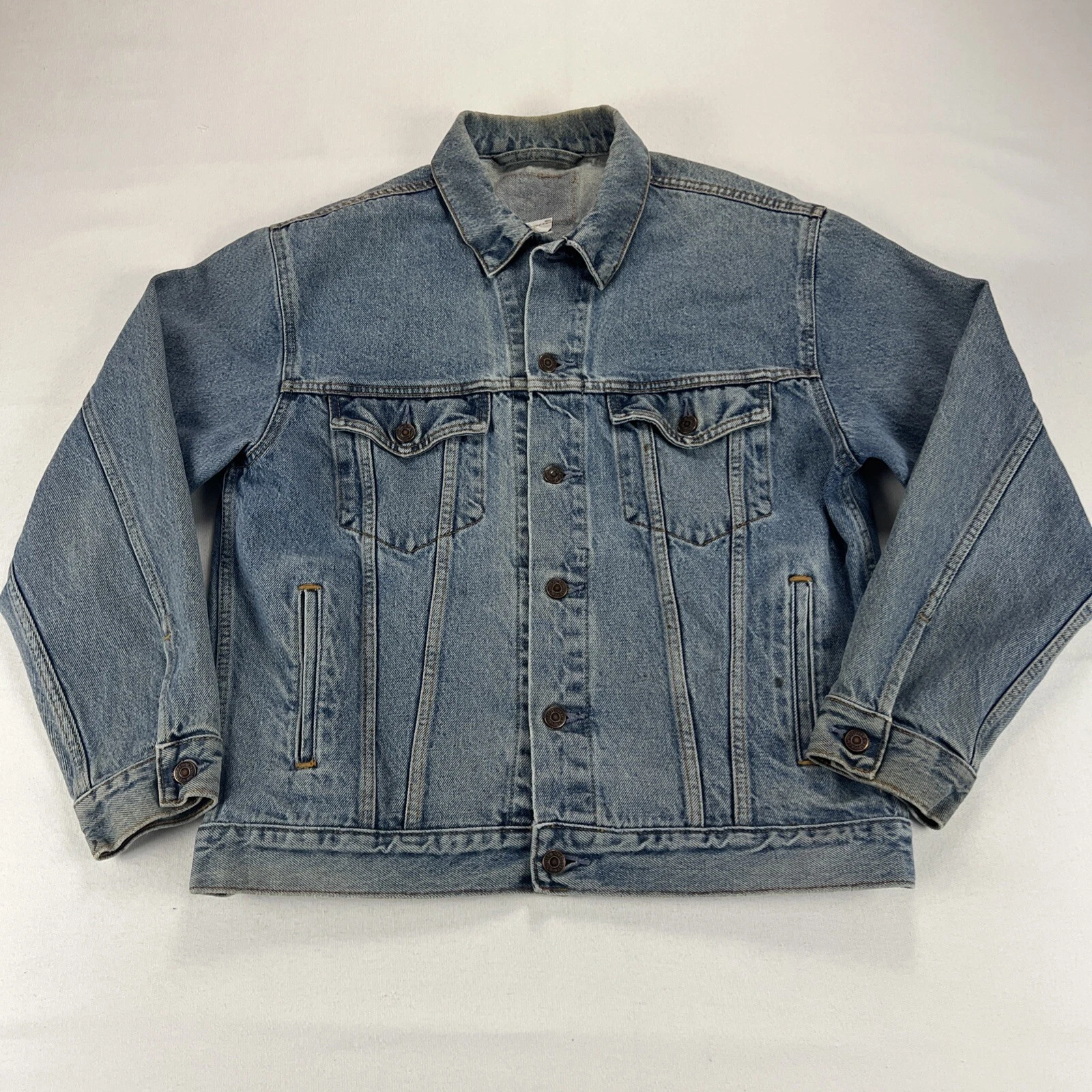 Vintage Levi Strauss Signature Jean Jacket Sz M Faded Trucker Cowboy Style Denim
Opens in a new wind