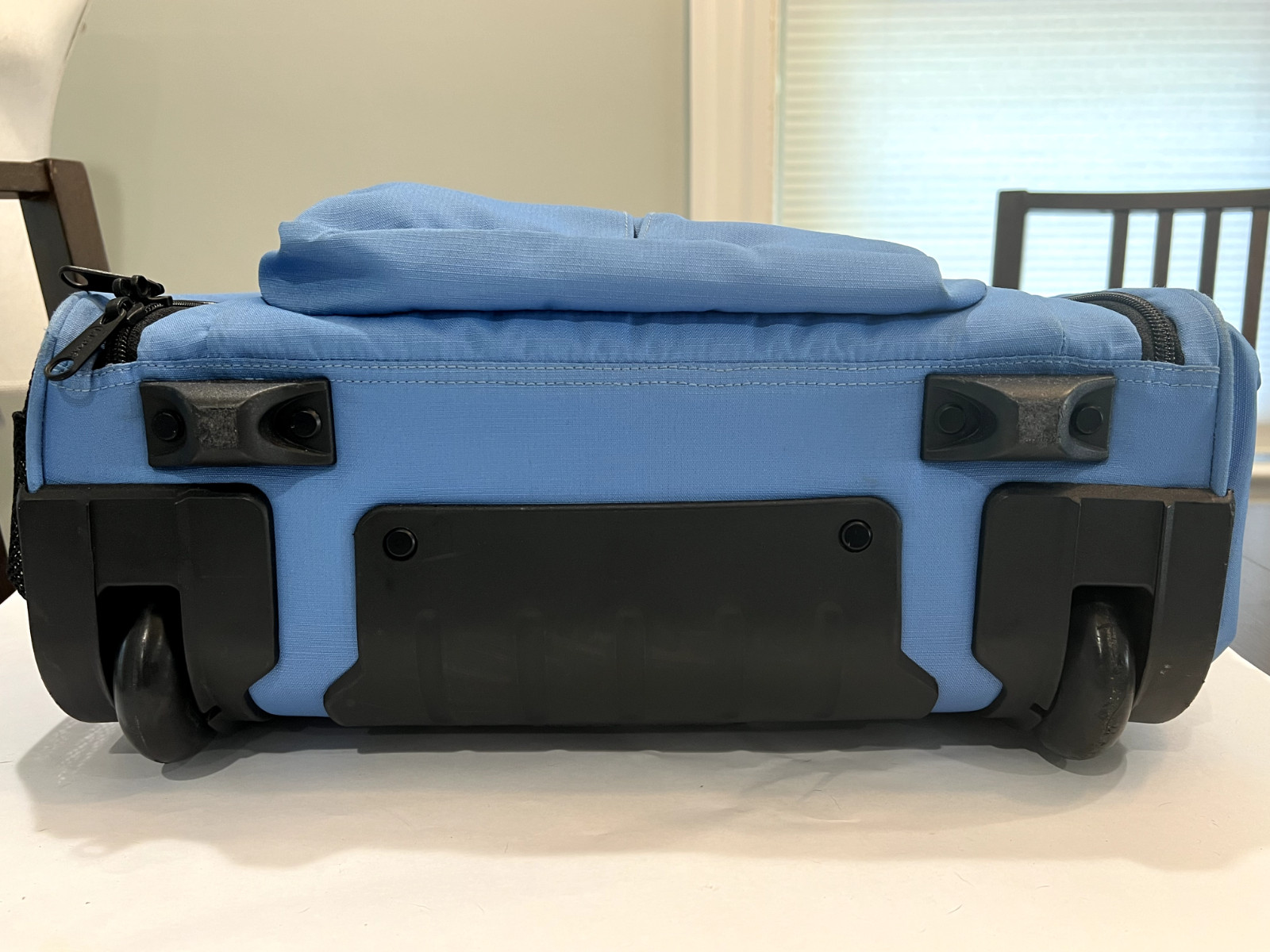 LL Bean Blue 16&rdquo; Overnight Carry On Rolling Wheeled Suitcase Bag Laptop Case