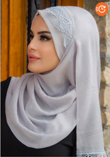 Hijab Beautiful Grays. with Light Gray  Instant Scar