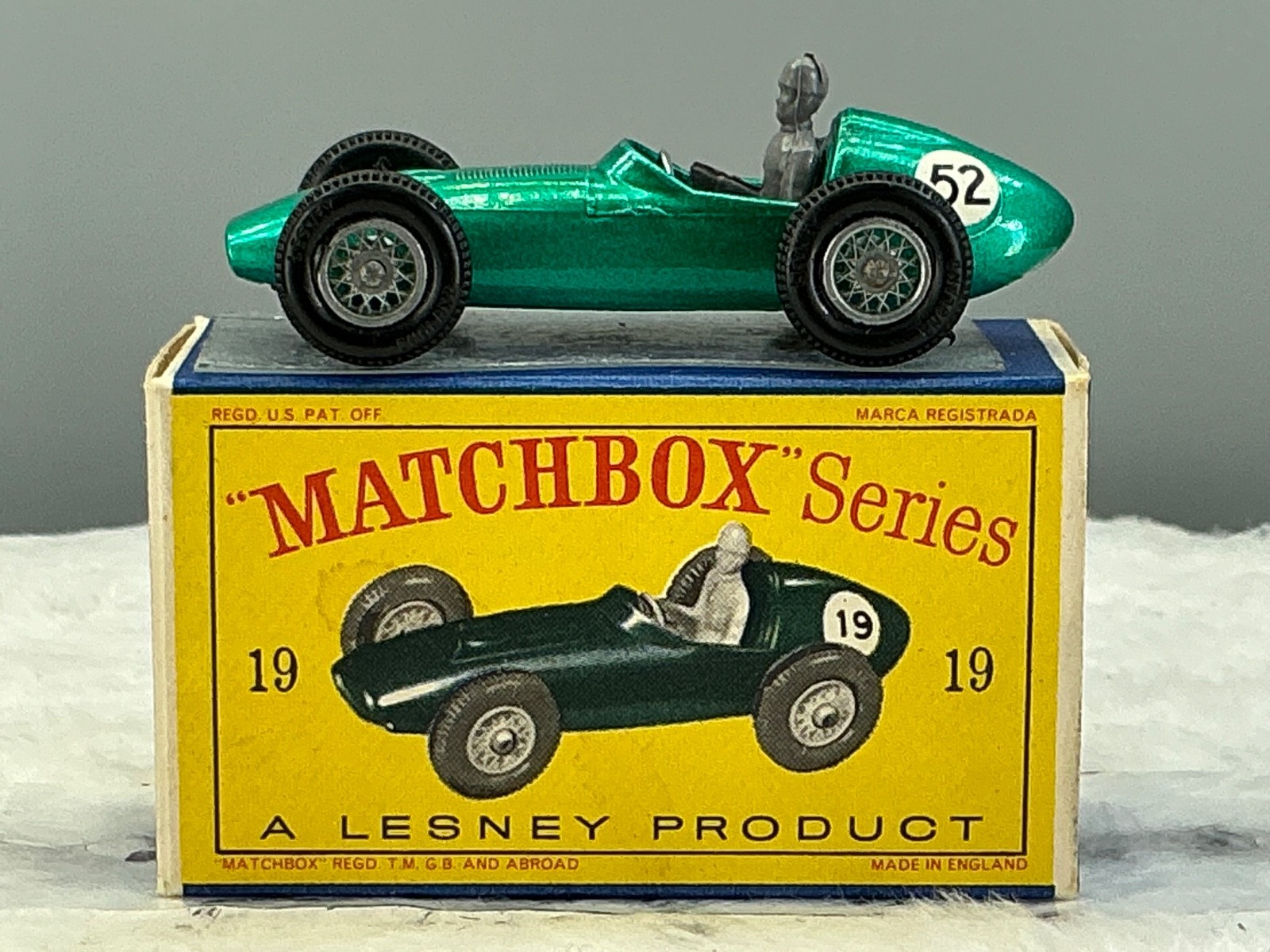 Matchbox lesney,19C Aston Martin,#52 1963 Code 2 ,v,n, MINT boxed all original