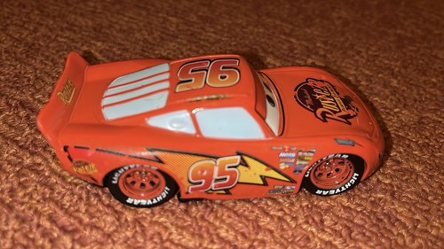 Lightning McQUEEN #95 Rust-eze SLOT CAR by Carrera GO! 1/43 from Disney CARS - Picture 2 of 7