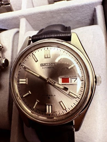 Vintage Seiko 6309-8010 Auto 17 Jewels SS Silver Sunray Dial W/ Unique Day Mech