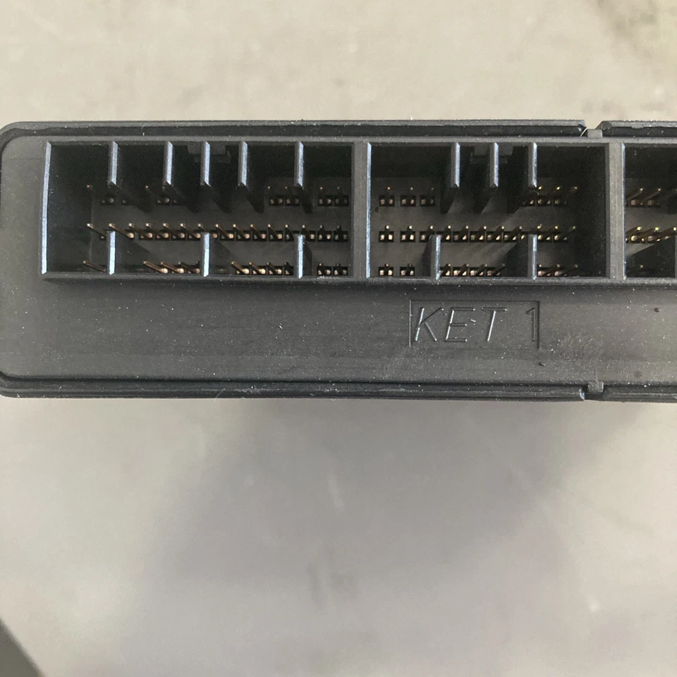 Kia Optima 2001-2002 2,4 L ECU/ECM 39120-38260 Foto 3 de 4