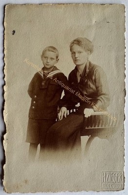 orig. Photo postcard fashion parents child around 1910 Aschersleben mother boy