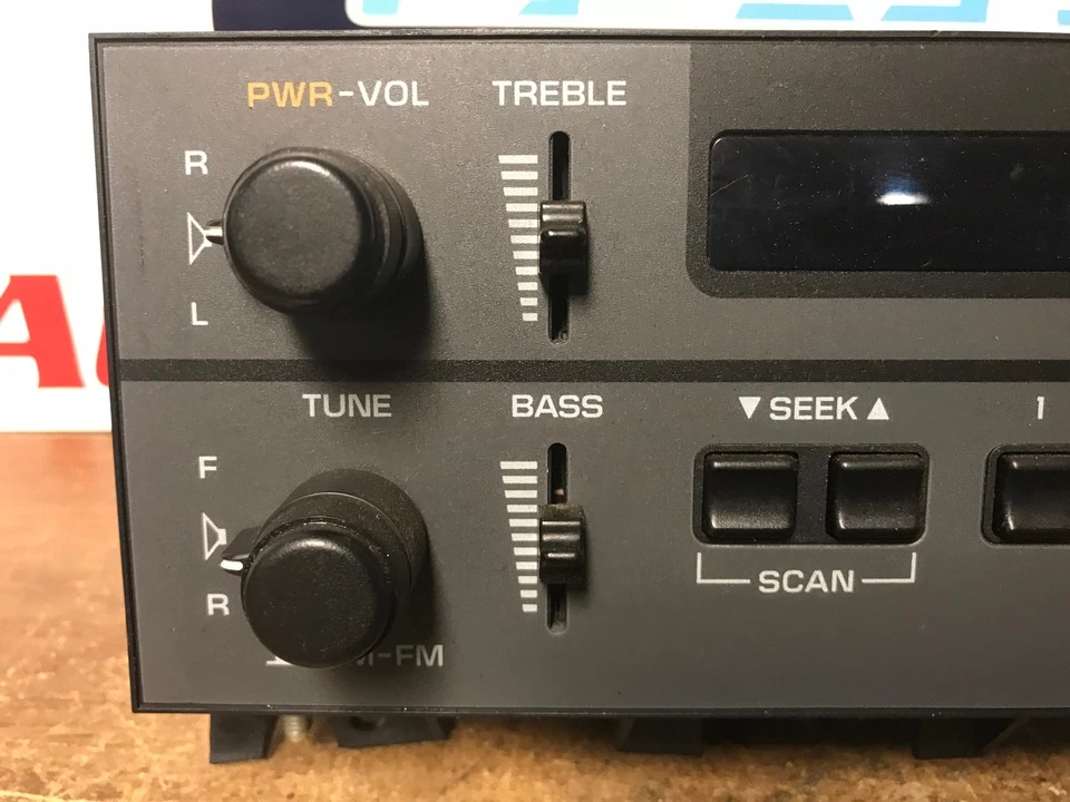 Chevrolet Corsica 1995 radio #6011 Foto 2 de 4