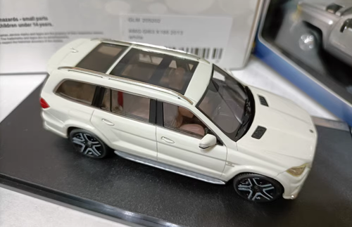 GLM 1/43 Resin car model Mercedes-Benz AMG GL63 X166 White - Picture 4 of 4