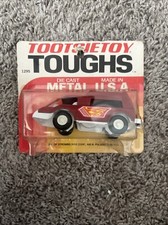 1970 Diecast Tootsietoy Toy Red Truck / Wagon Fire Flame.