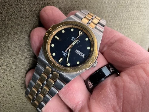 U23788 Seiko sports 100 mens diver watch  batt fit to 75 vintage 8229701 G2U