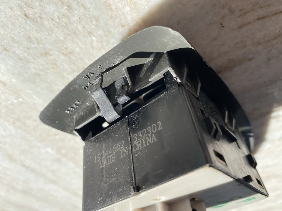 2001 2002 2003 2004 Chevrolet Express 1500 2500 3500 Van Master Window Switch - Image 4 of 4