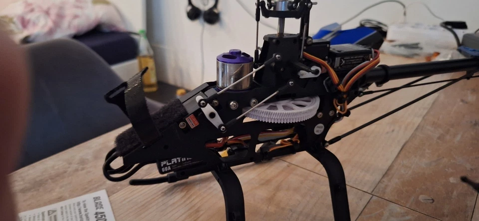 Blade 450 x BNF Hubschrauber Mit Ersatzteile, Akkus Und Extras - Bild 2 von 4