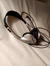 Sony Headphones MDR-026  Adjustable/Wired /No Foam Cushions /Tested 