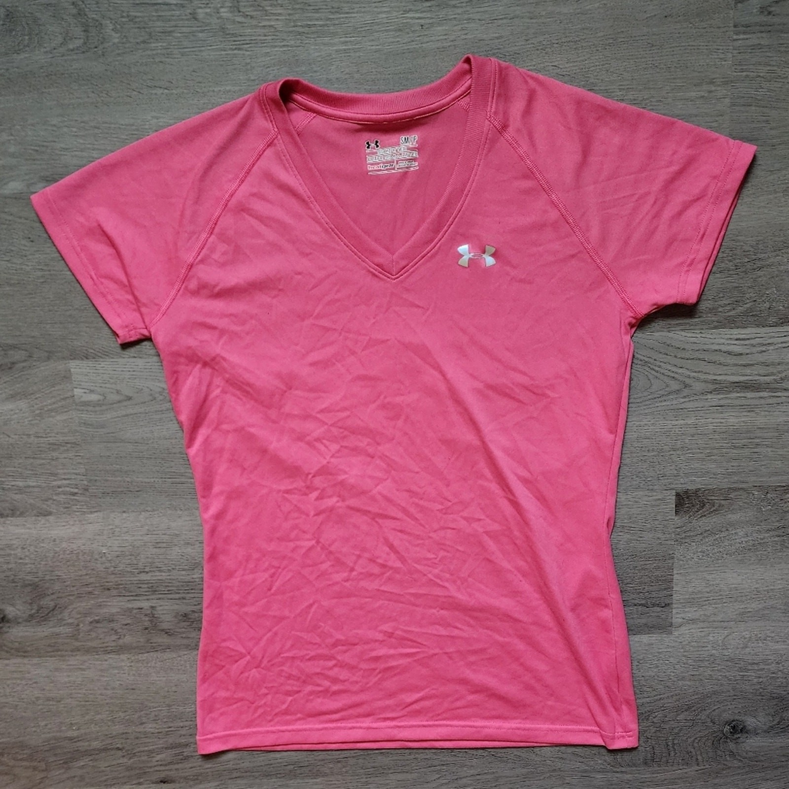 Under Armour HeatGear Women's Short Sleeve Pullover V-Neck Logo Pink Tee Small S
