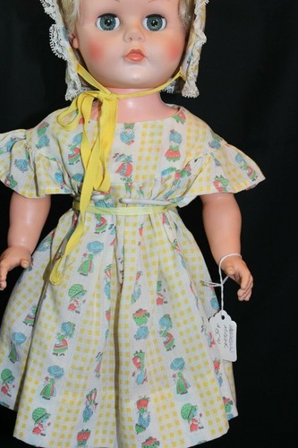 Vintage Unbranded 24" tall Toddler Doll - O/C Blue Eyes - Closed mouth - Picture 3 of 8