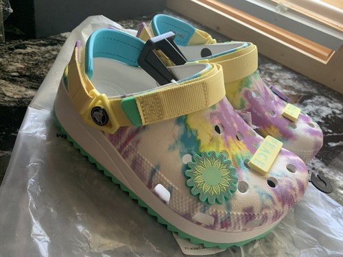Crocs Classic Hiker Peace Out LMITED 
