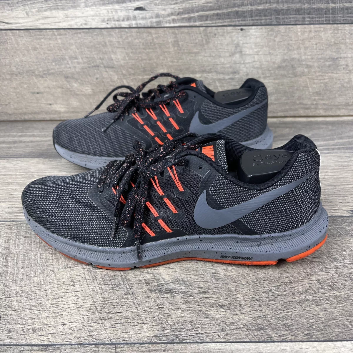 Nike run deals swift sneakers