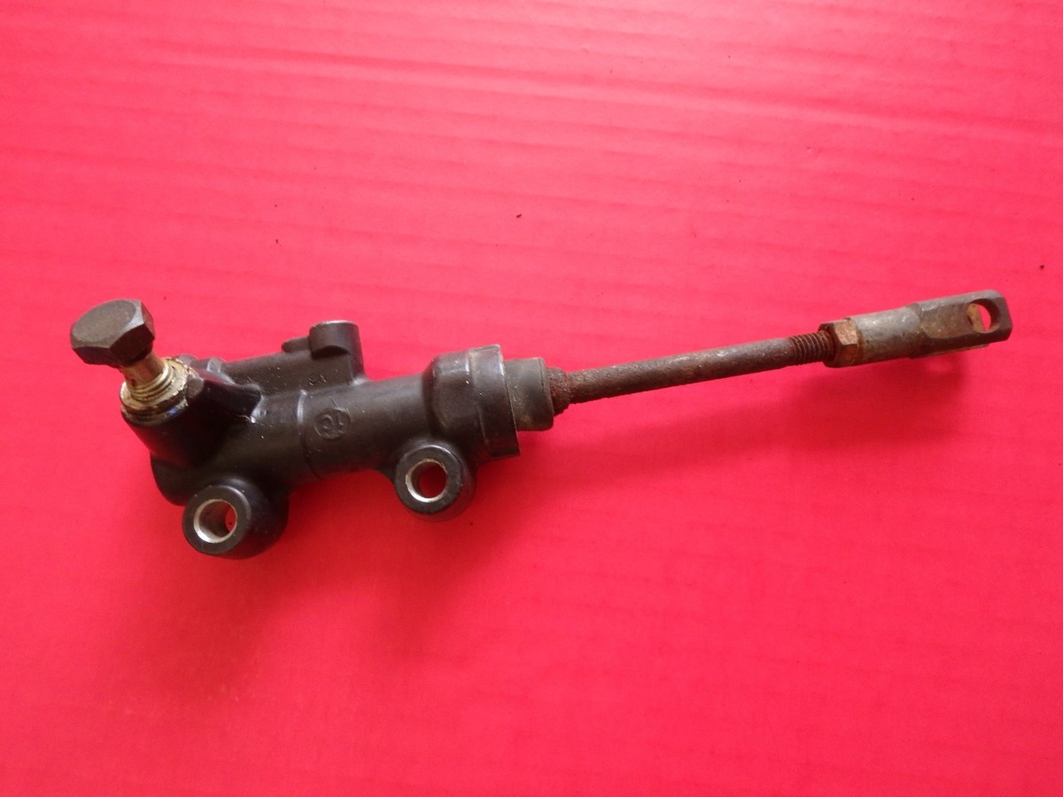 おばば Kawasaki Ninja ZX 10 Off 1987 ZX 1000 rear brake master cylinder