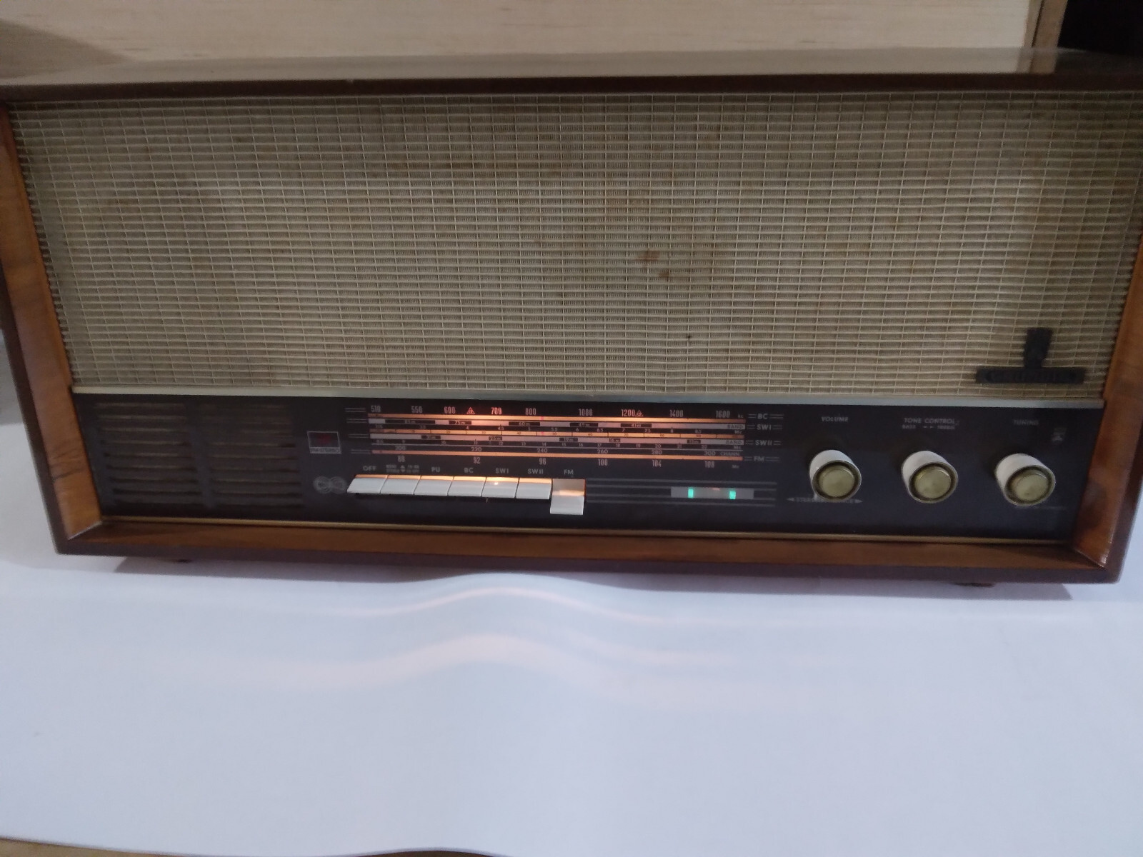 Vintage German Grundig 4570U Stereo Konzergerate Tube Radio