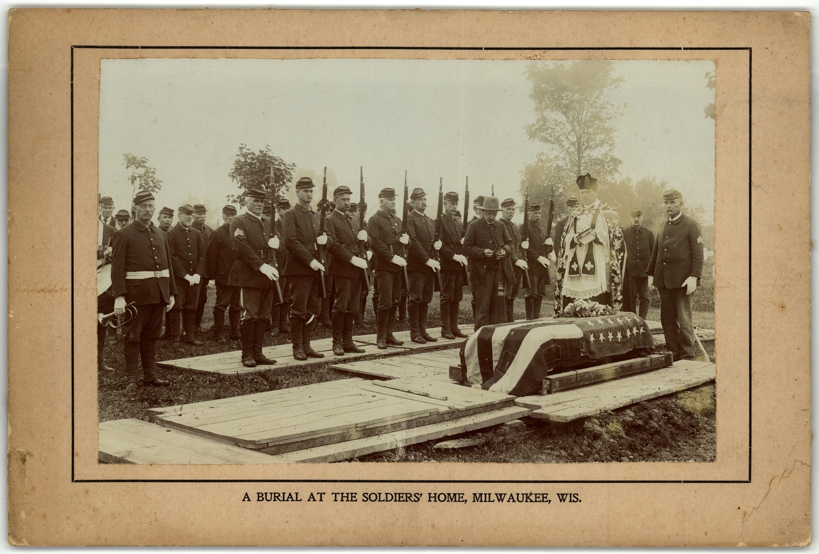 Mounted Board Photo w1906 Barney Soldier Military Burial Funeral Milwaukee Wis