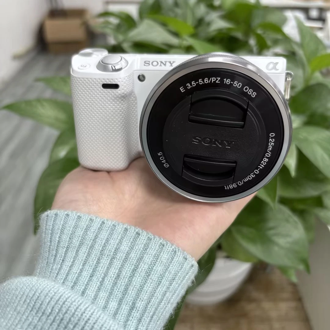 Sony Alpha Nex-5R Mirrorless Interchangeable Lens Cameras for Sale