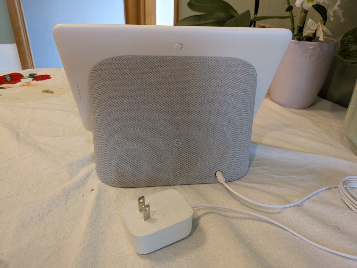 Google Nest Hub Max H2A 10 in. Smart Display Chalk White Home