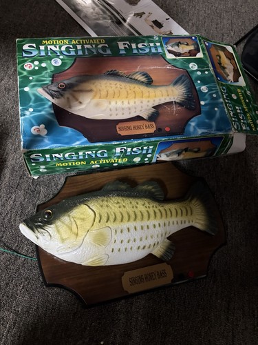 Singing Honey Bass Gemmy Singing Fish Like Billy Bass With box
