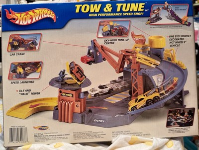2001 Hot Wheels Tow Tune High Performance Speed Shop Playset NEW Sealed  Rare