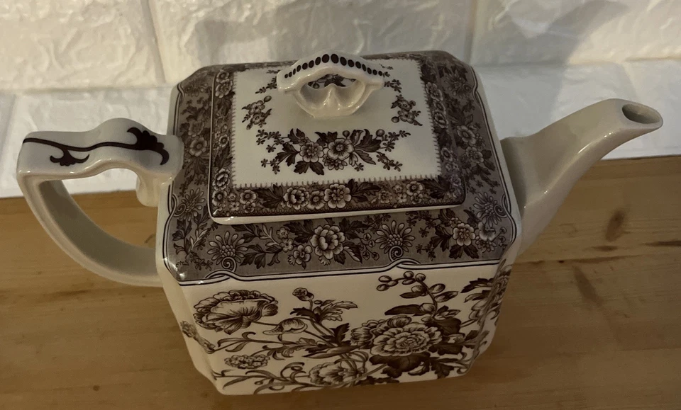 ADORÁVEL BULE BURTON & BURTON ANTOINETTE DESIGN ROSA MARROM - Imagem 4 de 4