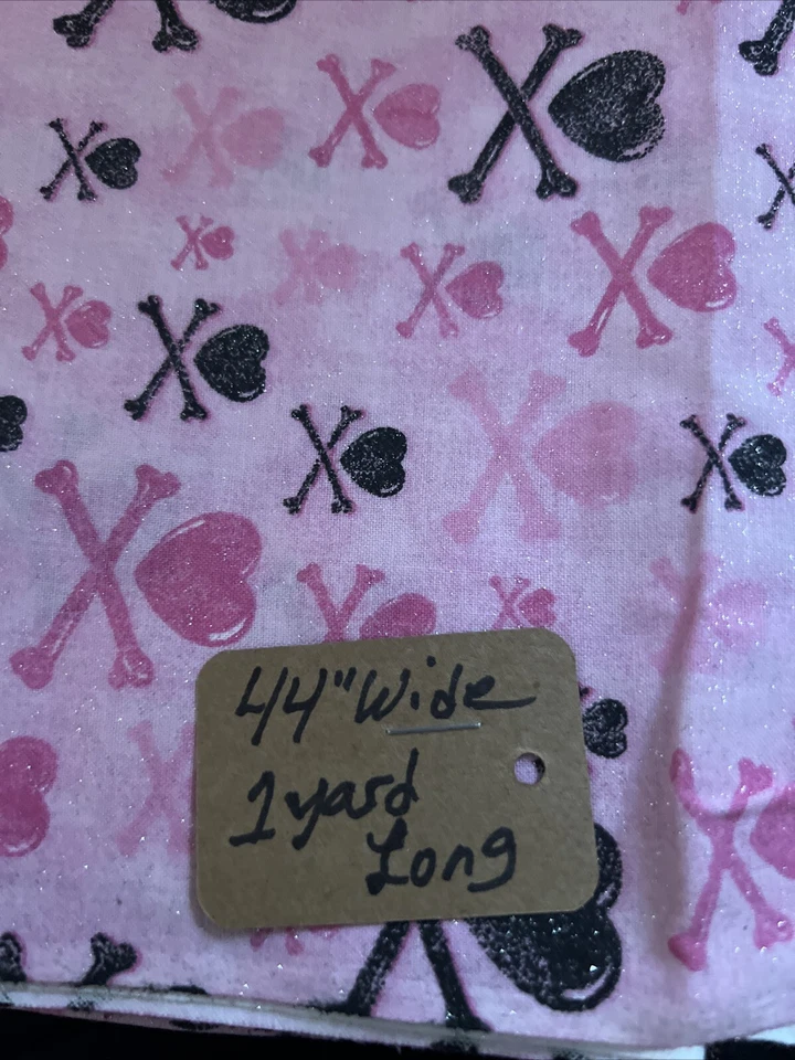 DE COLECCIÓN ROSA/NEGRO CORAZONES/BUESOS CRUZADOS TELA BRILLANTE TRADICIÓN Foto 2 de 4