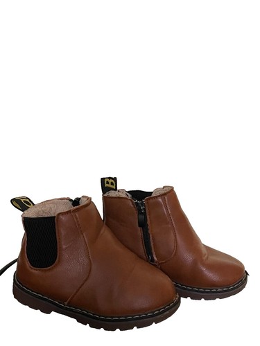 Tricker’s Ellis Leather Brogue Boots - Size 8.5 UK / 9.5 US, burgundy The Bourton country brogue is a Tricker main image 2