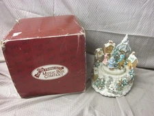 San Francisco Music Box Company Winter Wonderland Lighted Village - See Video
