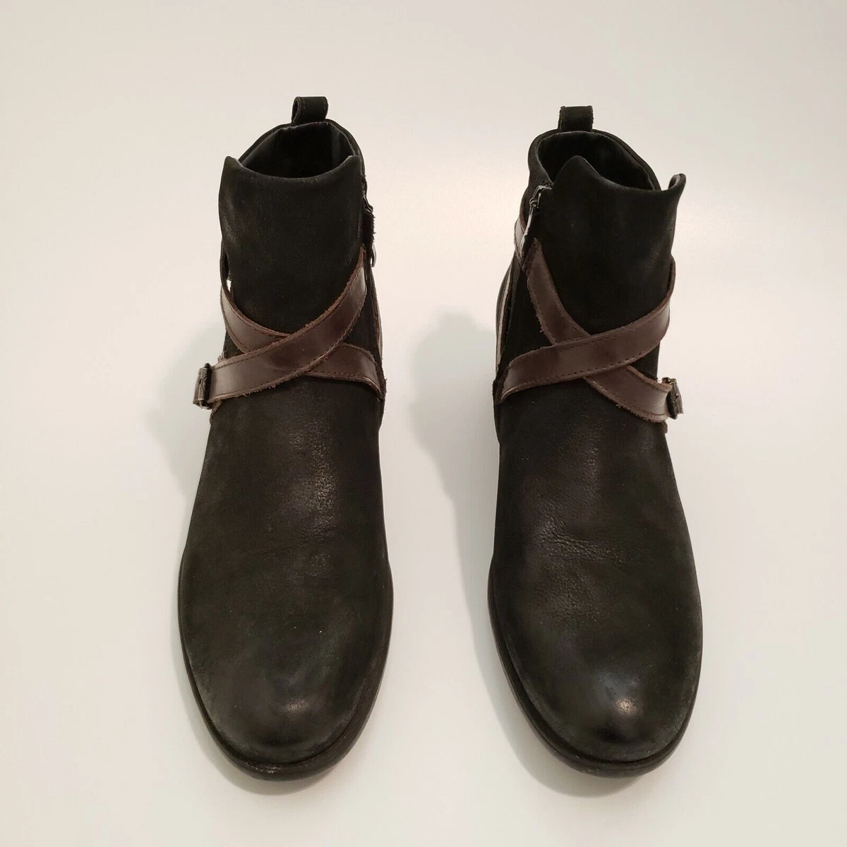 SIZE 8.5 Boots BUSSOLA Leather Black with Brown straps 