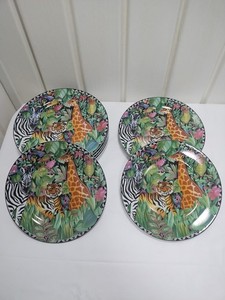 Sakura Ultra Porcelain Dinnerware Set of 8 plates - "Magic Jungle" Pattern