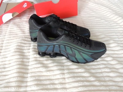 Size 8.5 - Nike Shox R4 SE Black Seaweed  NEW, IN-BOX, EXCELLENT!!