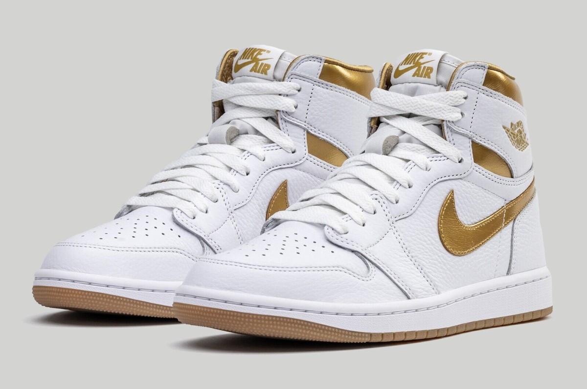 Nike WMNS Air Jordan 1 Retro High OG Metallic Gold FD2596