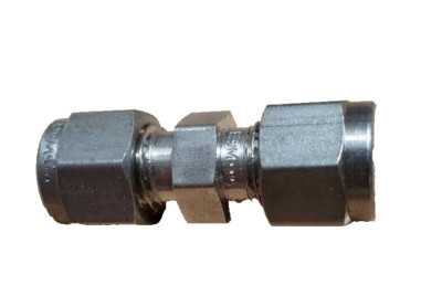 QTY:2) Swagelok SS-400-6 / SS4006 Stainless Steel 1/4