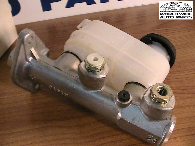 for Datsun Nissan 200SX 810 Maxima: Brake Master Cylinder