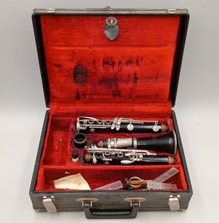 Vtg Vito Clarinet with Case and Accessories