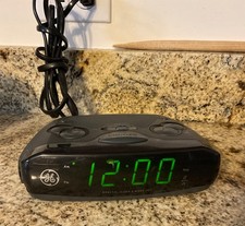 GENERAL ELECTRIC Model 7-4837B GE AM/FM Digital Alarm Clock Radio Vintage Tested