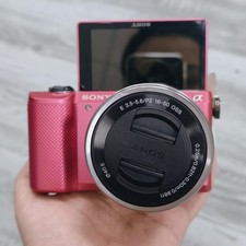Sony Alpha A5000 Mirrorless Camera w/ 16-50mm lens 20.1MP Tiltable Screen- PINK