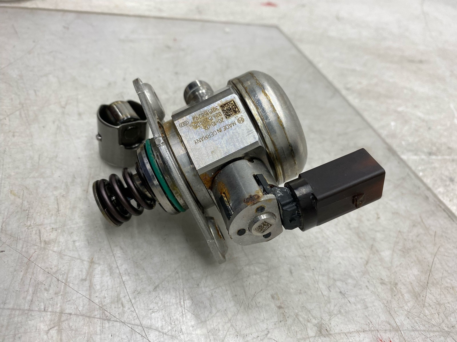 2020-2025 ASTON MARTIN DBX B 4.0 RH OR LH ENGINE MOUNTED HIGH PRESSURE FUEL PUMP