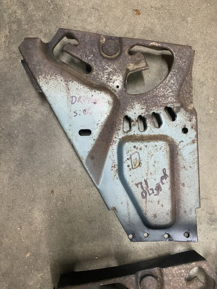 MOPAR 70-72 A-BODY 1971 PLYmouth plumero maletero bisagra montajes ¡Envío GRATIS!!!!!! Foto 3 de 4