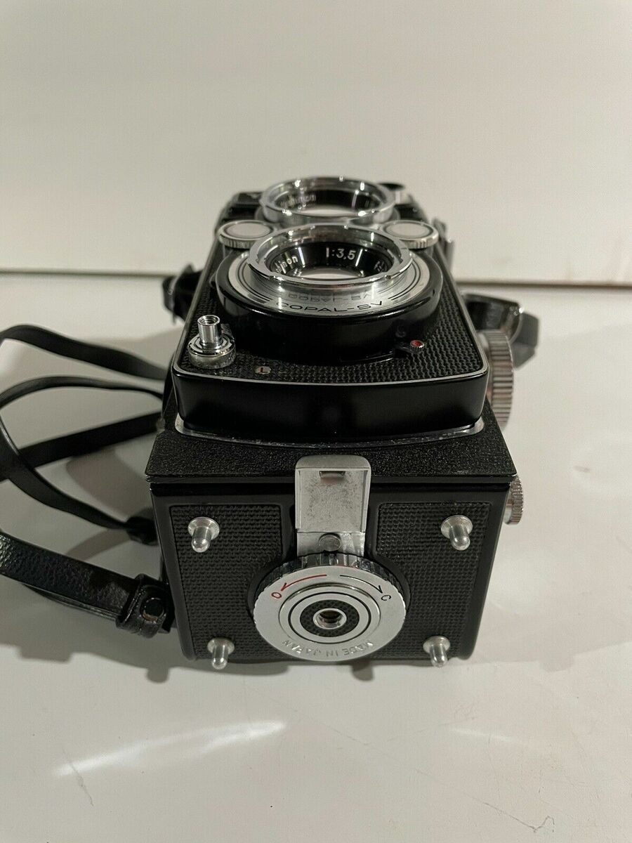 Vintage Yashica Mat 124 Camera with 80mm Lens Copal SV Made Vintage Yashica Mat 124 Camera with 80mm Lens Copal SV Made