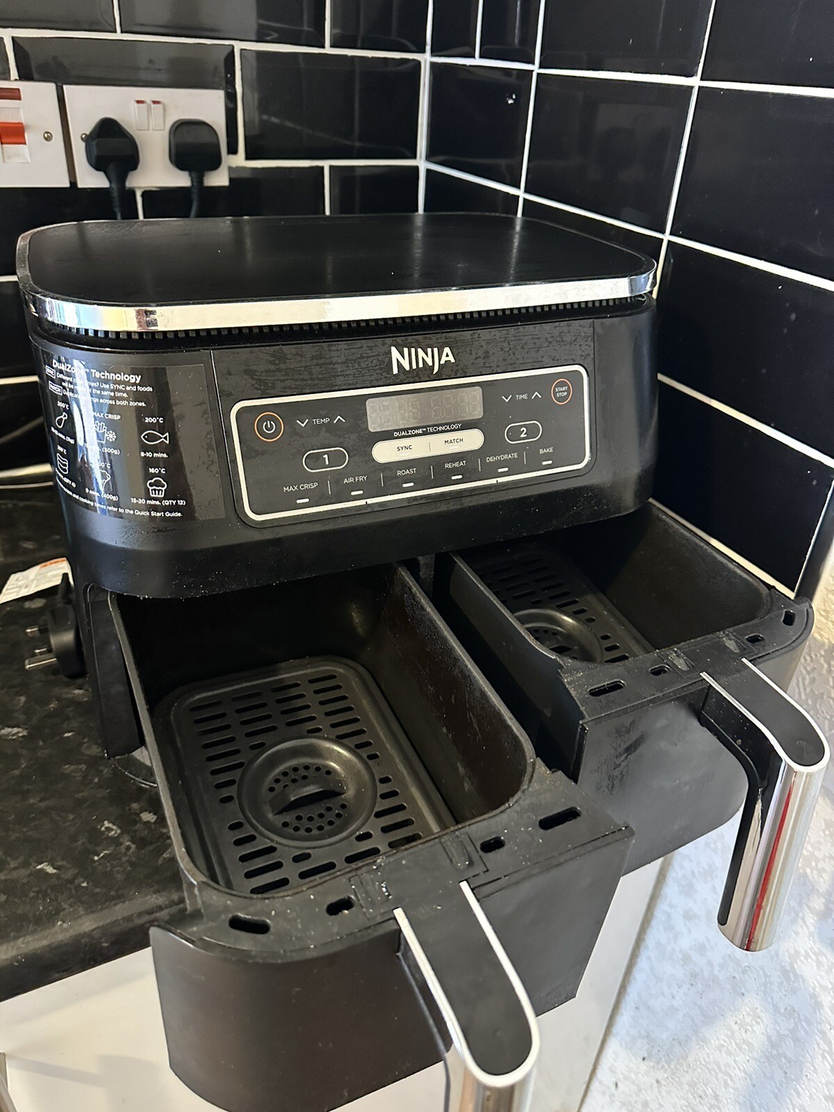 Ninja Foodi AF300UK 7.6L Dual Zone Air Fryer & Dehydrator eBay