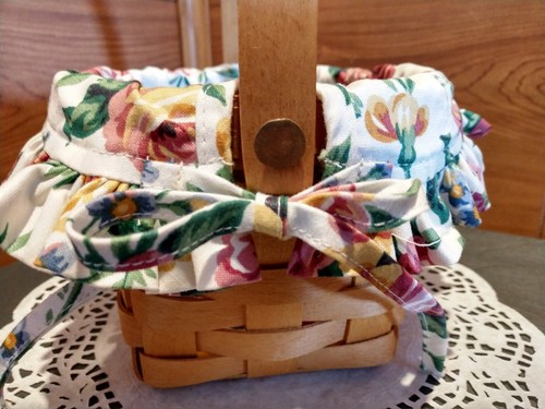 LONGABERGER® 1998 EDITION 5" BASKET W/LINER, BOOKLET & CLEAR PROTECTOR - Picture 10 of 11