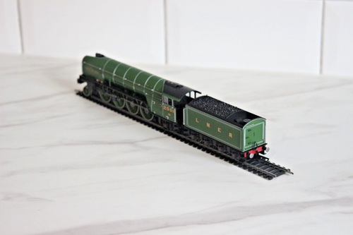 Hornby OO R3207 LNER Class 2-8-2 P2 2001 Cock O The North - Green NEW DCC fitted - Picture 9 of 12
