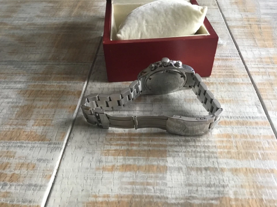 Reloj Oniss Hombre Esfera Negra Tono Plateado Acero Inoxidable ON475M Sumersión 300m Foto 2 de 4