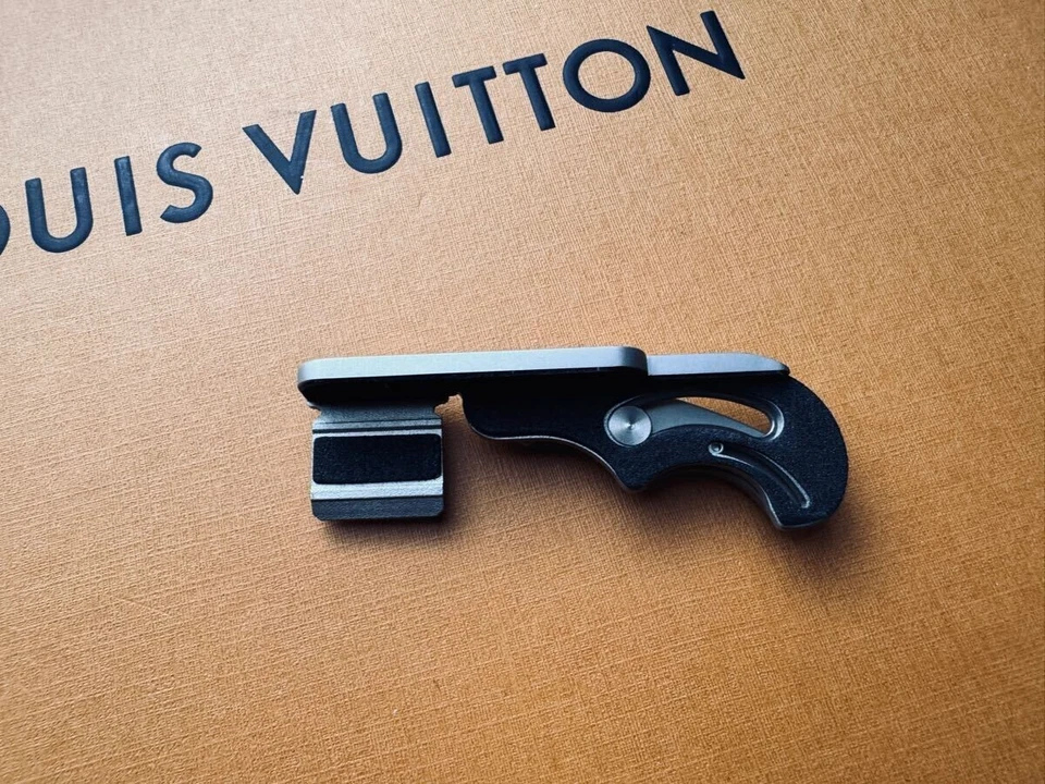 Hobby JAPAN Thumb Rest Lever for M10 Ver. II HJM11SC Silver Chrome 2021 - Image 3 of 4